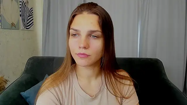 lesi bloom online show from 09.18.25