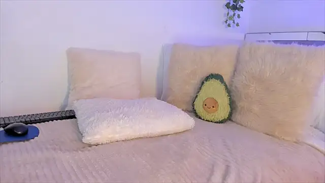 Snapshot of Alissonroses chatting on 03.15.25 Alissonroses online show from 03.15.25
