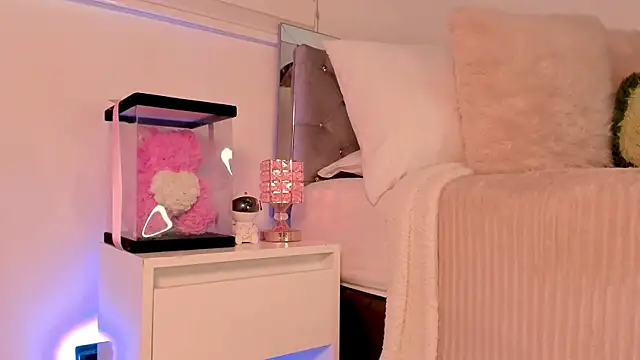 Alissonroses online show from 12.20.25