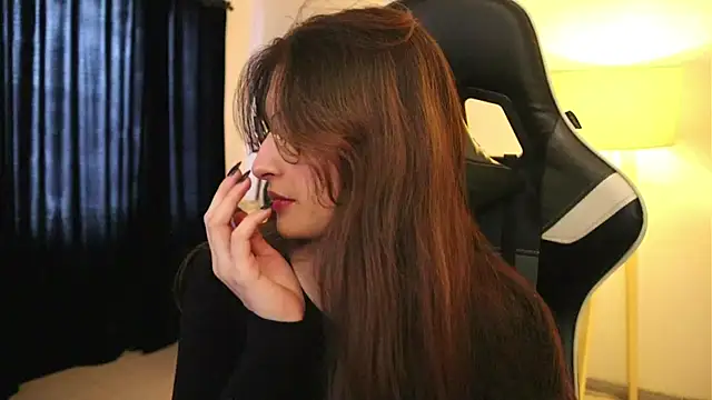 Daisha Riley online show from 11.04.25