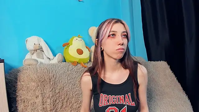 Snapshot of _Mindy_ chatting on 12.24.24 Mindy online show from 12.24.24