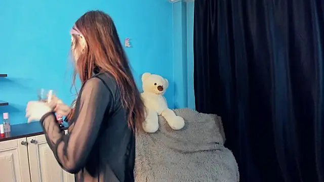 Snapshot of _Mindy_ chatting on 12.25.24 Mindy online show from 12.25.24