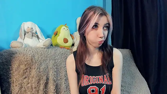 Snapshot of _Mindy_ chatting on 12.27.24 Mindy online show from 12.27.24