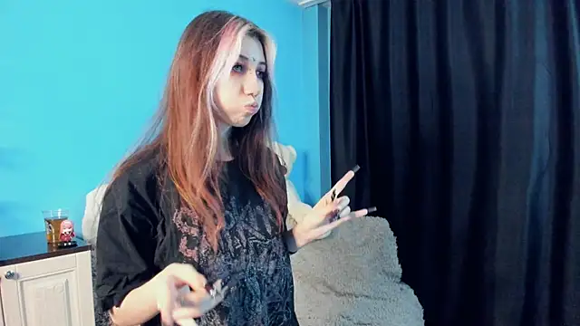 Snapshot of _Mindy_ chatting on 12.28.24 Mindy online show from 12.28.24