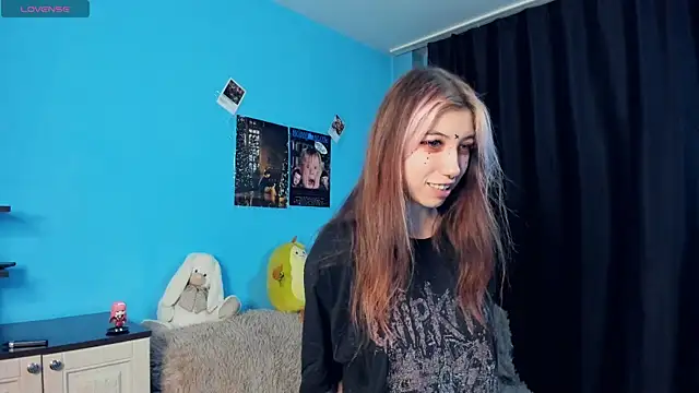 Snapshot of _Mindy_ chatting on 12.29.24 Mindy online show from 12.29.24