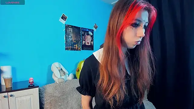 Snapshot of _Mindy_ chatting on 01.05.25 Mindy online show from 01.05.25