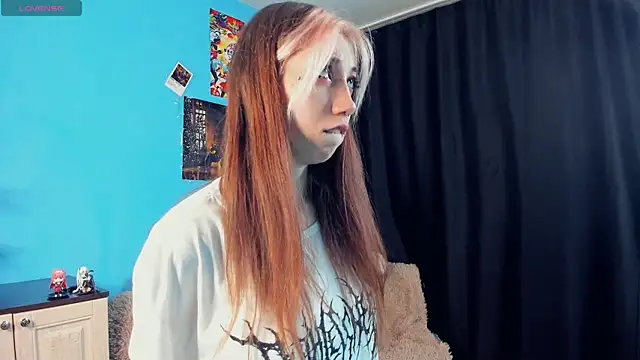 Snapshot of _Mindy_ chatting on 01.18.25 Mindy online show from 01.18.25