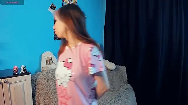 Snapshot of _Mindy_ chatting on 01.19.25 Mindy online show from 01.19.25