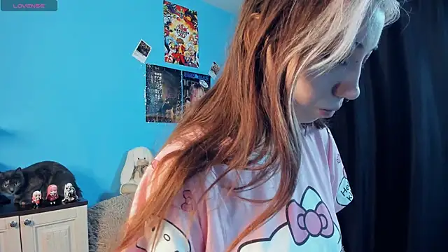 Snapshot of _Mindy_ chatting on 01.23.25 Mindy online show from 01.23.25