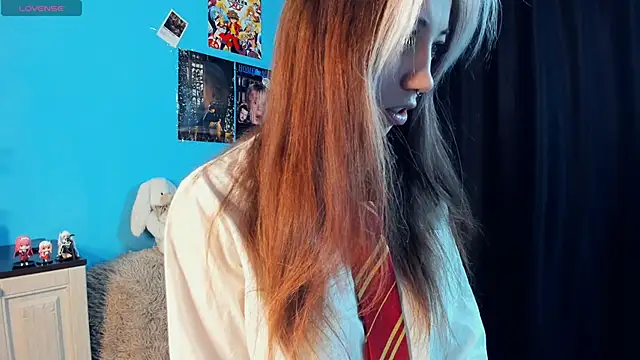 Snapshot of _Mindy_ chatting on 01.25.25 Mindy online show from 01.25.25