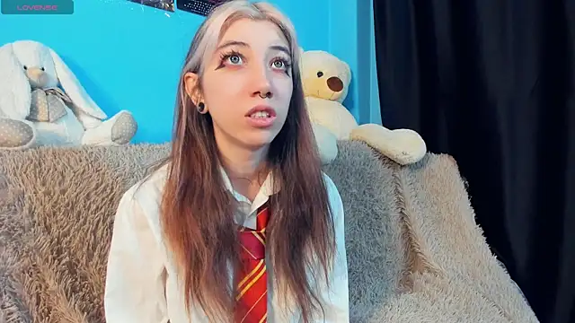 Snapshot of _Mindy_ chatting on 01.25.25 Mindy online show from 01.25.25