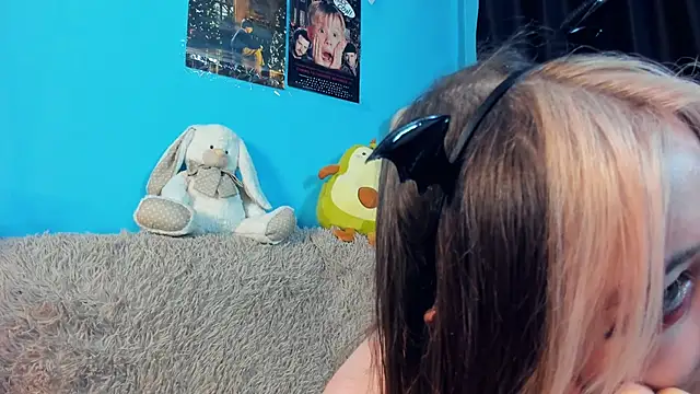 Snapshot of _Mindy_ chatting on 01.30.25 Mindy online show from 01.30.25