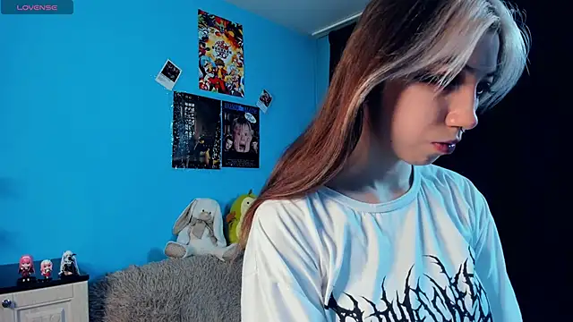 Snapshot of _Mindy_ chatting on 02.02.25 Mindy online show from 02.02.25