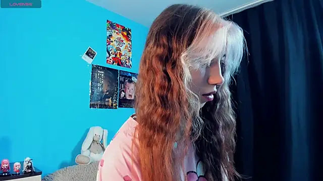 Snapshot of _Mindy_ chatting on 02.06.25 Mindy online show from 02.06.25