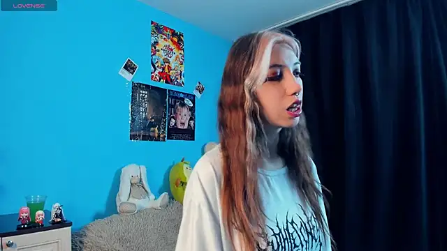 Snapshot of _Mindy_ chatting on 02.07.25 Mindy online show from 02.07.25