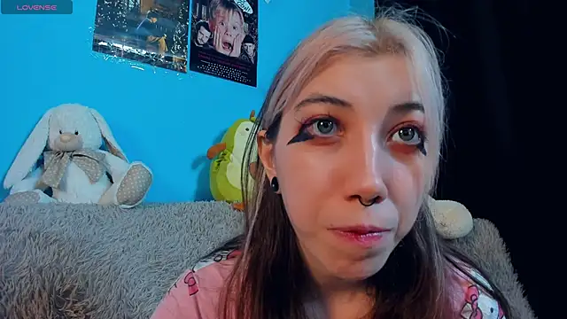 Snapshot of _Mindy_ chatting on 02.09.25 Mindy online show from 02.09.25