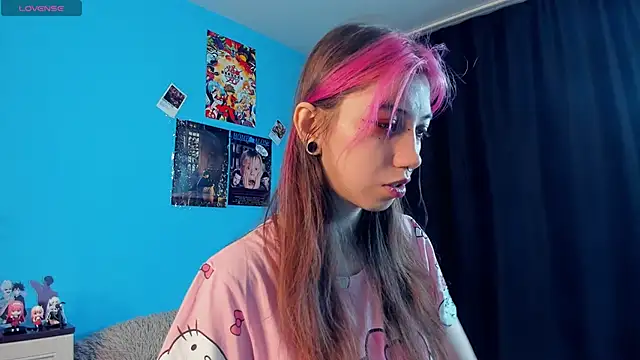 Snapshot of _Mindy_ chatting on 03.01.25 Mindy online show from 03.01.25