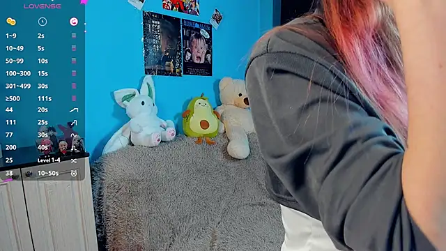 Snapshot of _Mindy_ chatting on 03.09.25 Mindy online show from 03.09.25