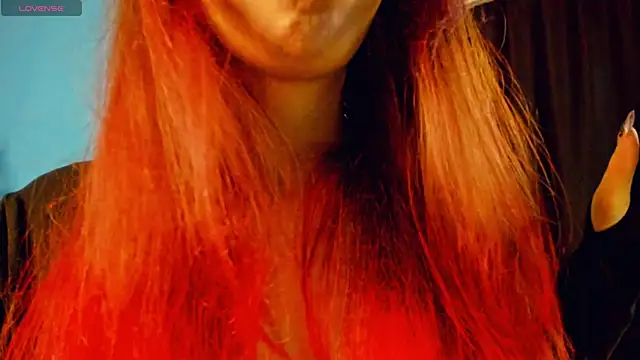 Snapshot of _Mindy_ chatting on 09.12.25 Mindy online show from 09.12.25