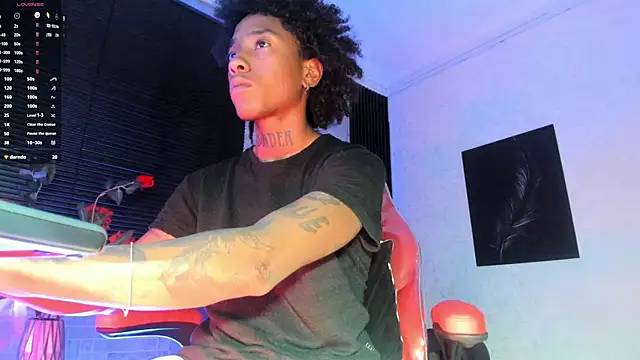 Snapshot of JhonyMiller_ chatting on 10.12.25 JhonyMiller  online show from 10.12.25