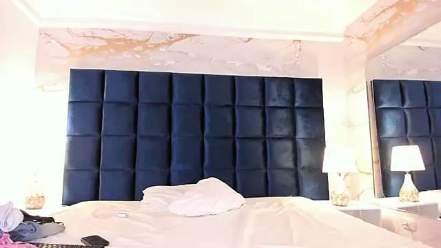 loladupont online show from 03.10.26