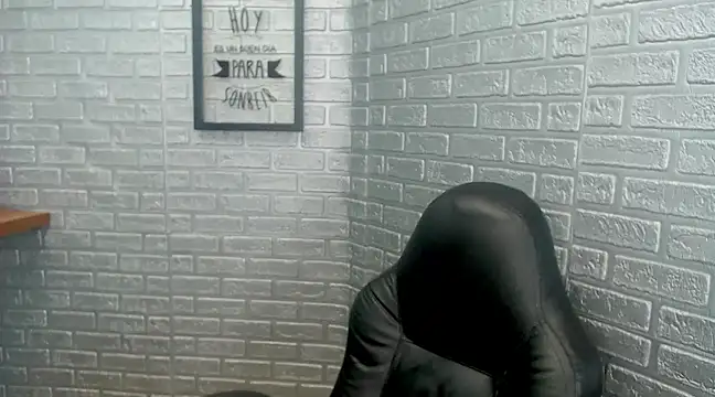 Snapshot of Crystal_Walls chatting on 03.09.25 Crystal Walls online show from 03.09.25