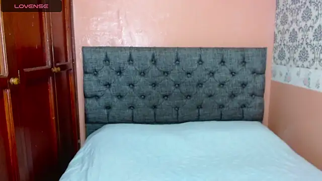 Snapshot of Crystal_Walls chatting on 03.21.25 Crystal Walls online show from 03.21.25