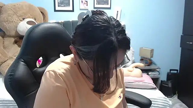 AngelRouss online show from 10.31.25