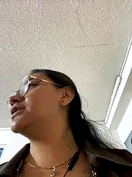 Snapshot of michell_boobs_ chatting on 09.26.25 michell boobs online show from 09.26.25