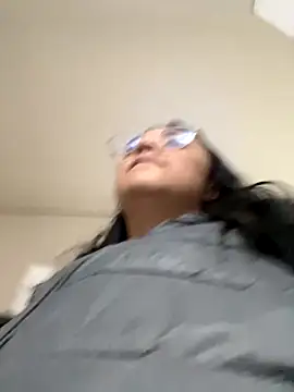 Snapshot of michell_boobs_ chatting on 09.30.25 michell boobs online show from 09.30.25