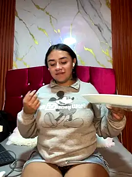 Snapshot of michell_boobs_ chatting on 11.04.25 michell boobs online show from 11.04.25