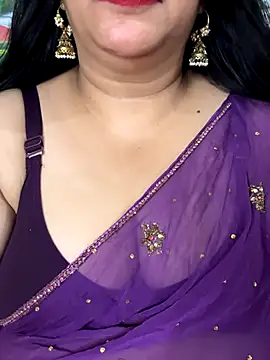 Snapshot of FlatVincy4 chatting on 09.18.25 FlatVincy4 online show from 09.18.25