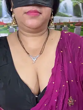 Snapshot of FlatVincy4 chatting on 09.25.25 FlatVincy4 online show from 09.25.25