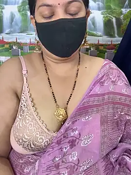 Snapshot of FlatVincy4 chatting on 09.28.25 FlatVincy4 online show from 09.28.25