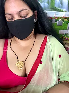 Snapshot of FlatVincy4 chatting on 10.02.25 FlatVincy4 online show from 10.02.25