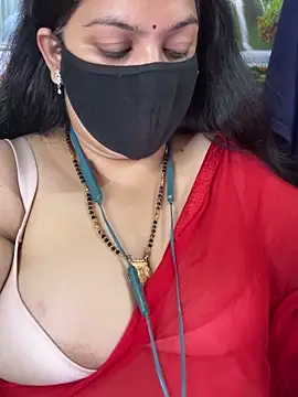 Snapshot of FlatVincy4 chatting on 10.04.25 FlatVincy4 online show from 10.04.25