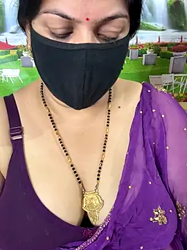 Snapshot of FlatVincy4 chatting on 10.09.25 FlatVincy4 online show from 10.09.25