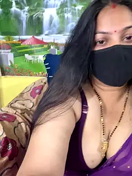 Snapshot of FlatVincy4 chatting on 10.11.25 FlatVincy4 online show from 10.11.25