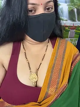 Snapshot of FlatVincy4 chatting on 10.12.25 FlatVincy4 online show from 10.12.25