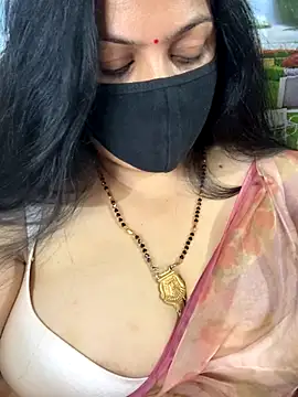 Snapshot of FlatVincy4 chatting on 10.15.25 FlatVincy4 online show from 10.15.25