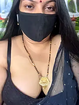 Snapshot of FlatVincy4 chatting on 10.22.25 FlatVincy4 online show from 10.22.25