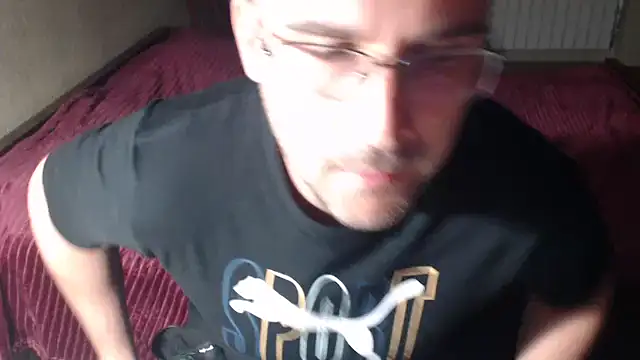 Snapshot of Sanderx chatting on 03.20.25 Sanderx online show from 03.20.25