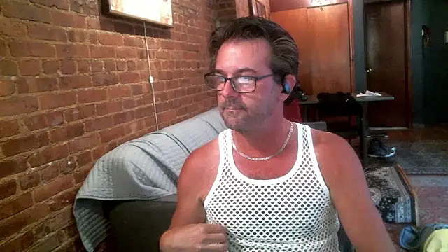 Johnny Bottoms online show from 09.14.25