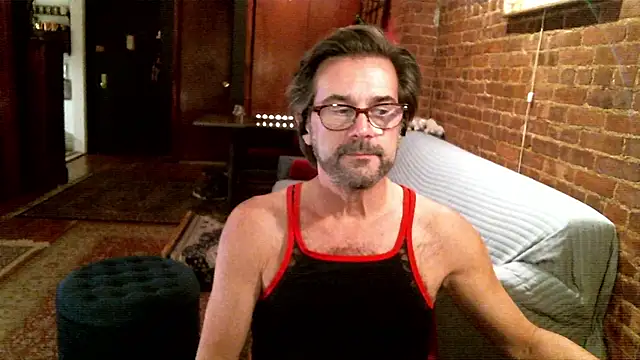 Johnny Bottoms online show from 12.14.25