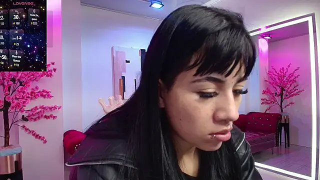 Leia queens online show from 10.07.25