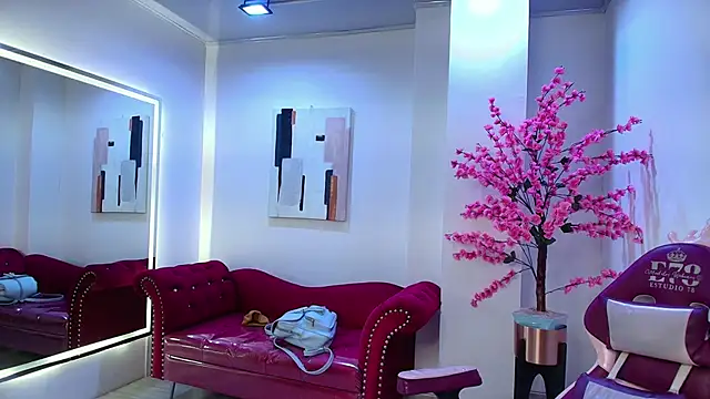 Leia queens online show from 10.14.25