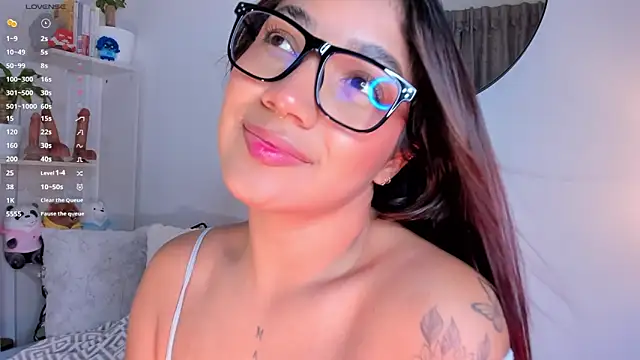 martina roldam online show from 02.26.25