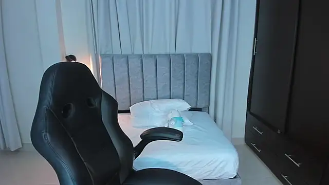 martina roldam online show from 11.20.25