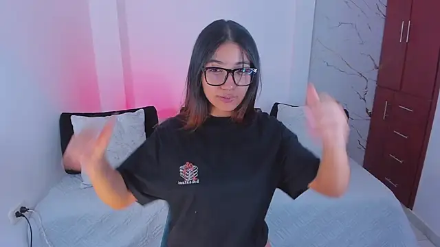 martina roldam online show from 03.21.26