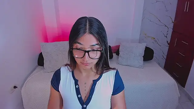 martina roldam online show from 04.14.26